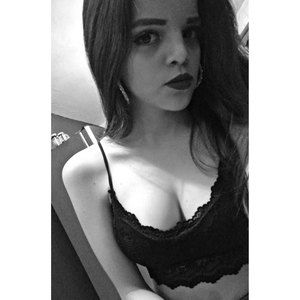 Meet your Posher, Emi